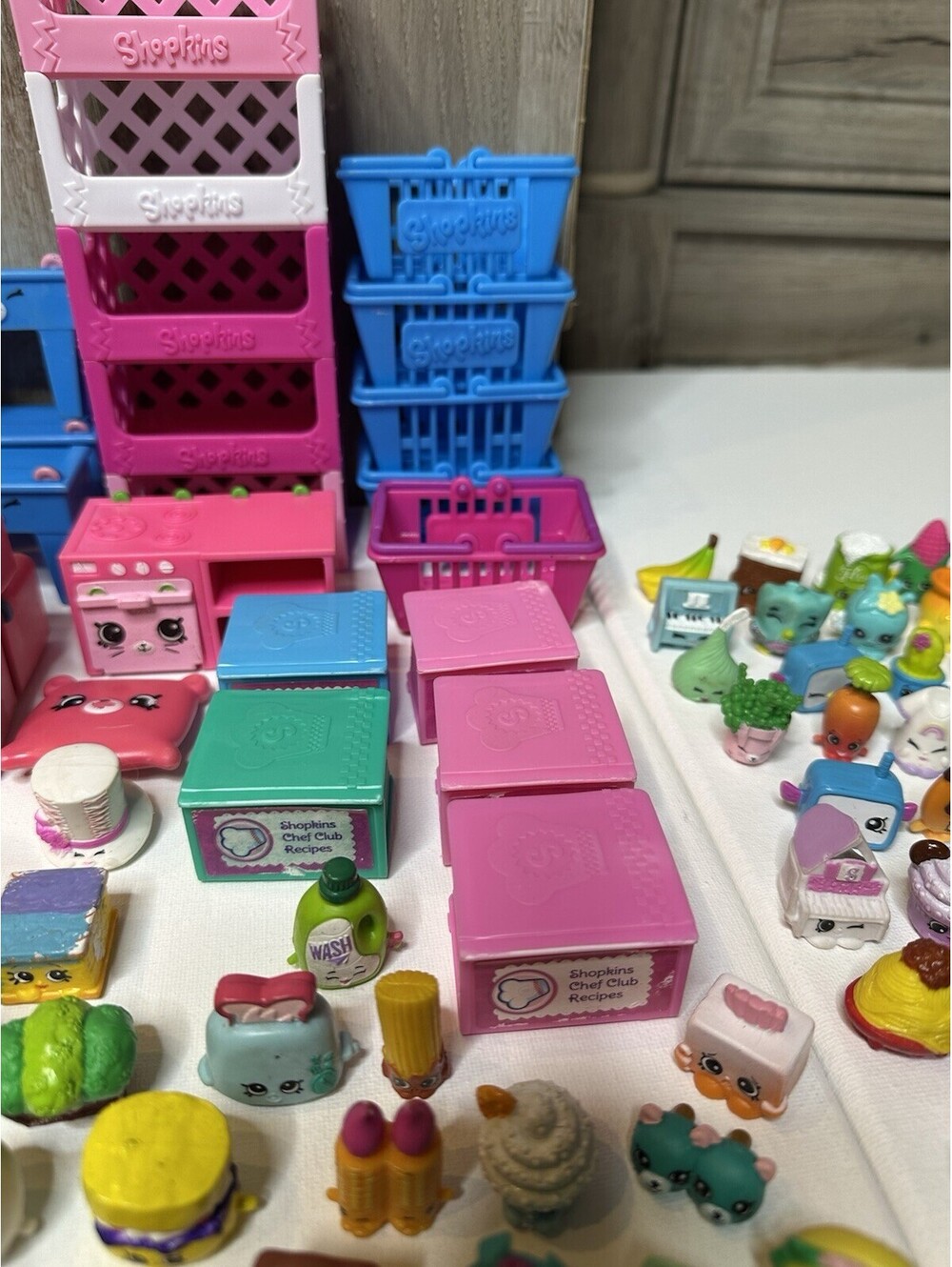 Huge Shopkins Mixed Lot 361 Pieces 250+ Figures Happy Places Shopville Furniture - Picture 6 of 9